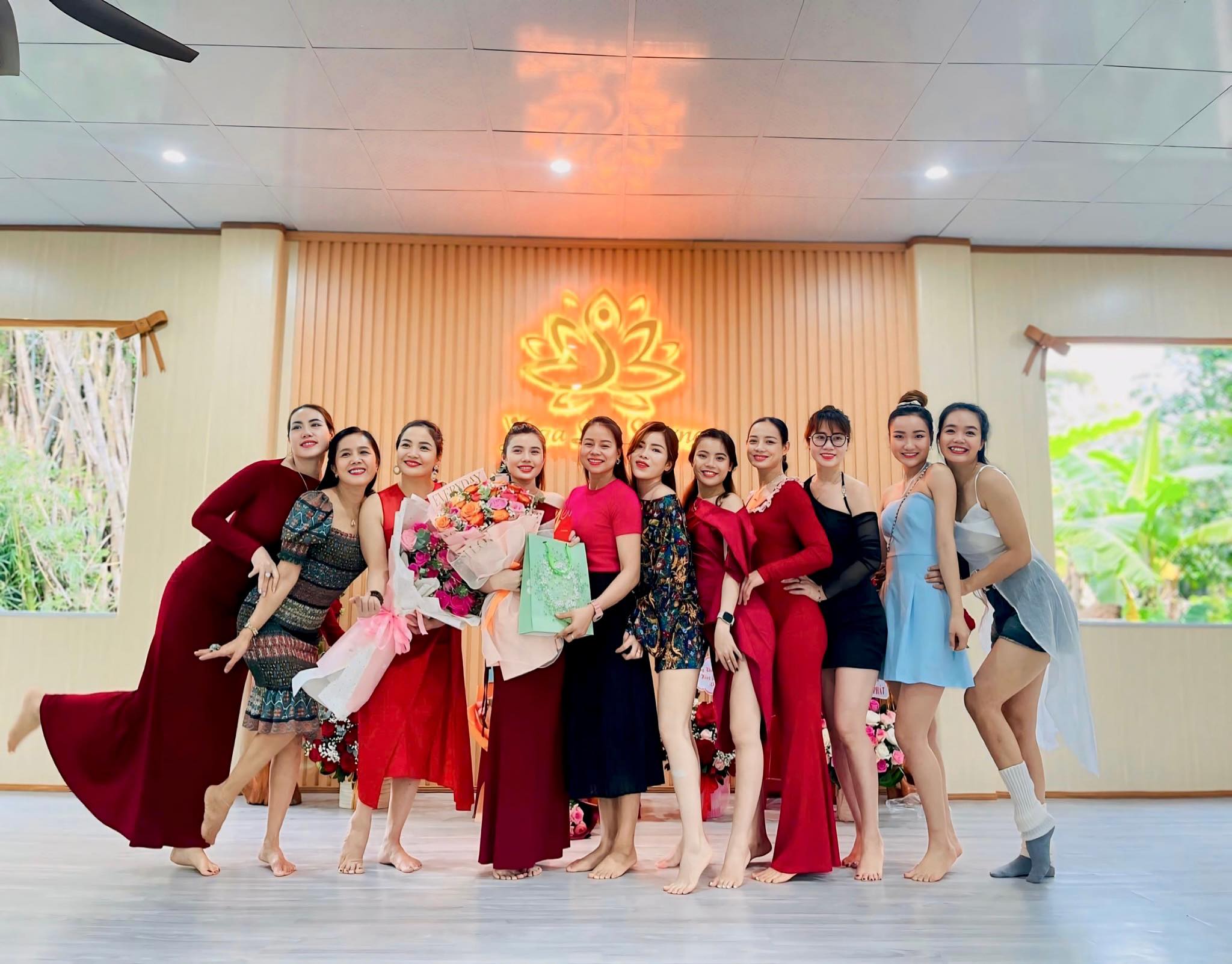 Một trong những cựu học viên Khóa đào tạo huấn luyện viên Yoga 200 giờ tại trung tâm Yoga Cao Nhung thành lập trung tâm Một trong những cựu học viên Khóa đào tạo huấn luyện viên Yoga 200 giờ tại trung tâm Yoga Cao Nhung thành lập trung tâm