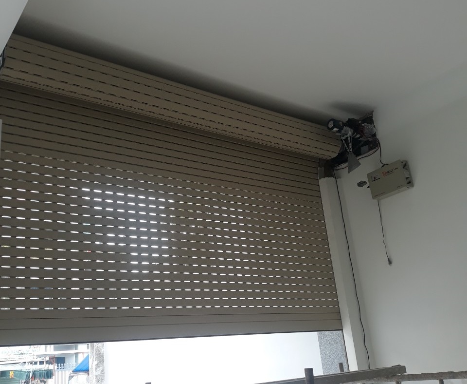 cửa cuốn tự động