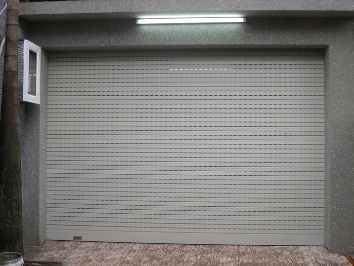 cửa cuốn tự động