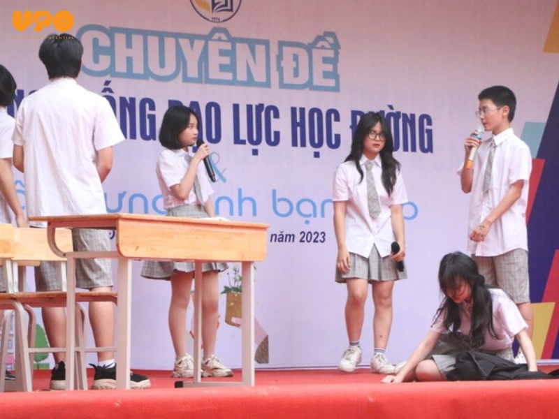 Học sinh tham gia lớp kỹ năng phòng tránh bạo lực học đường tại UPO