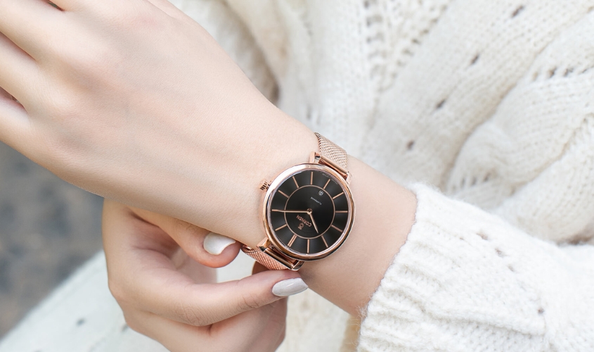 Tặng đồng hồ đeo tay cho giáo viên nhân dịp 20/11